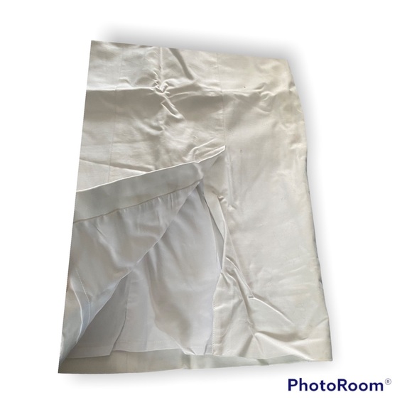 ✨ BNWT Le Château White Pencil Skirt – Size 4 | FREE with Purchase! 🎁 - Picture 2 of 5